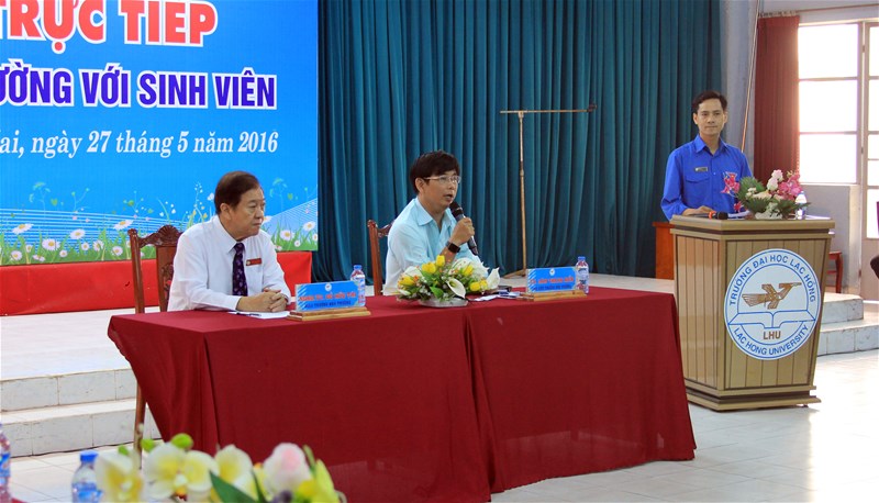 Đối thoại thân mật với sinh viên năm học 2015-2016